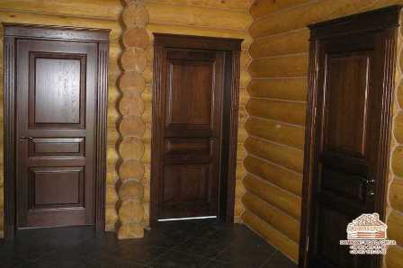 Как выбрать и установить деревянные двери в доме
